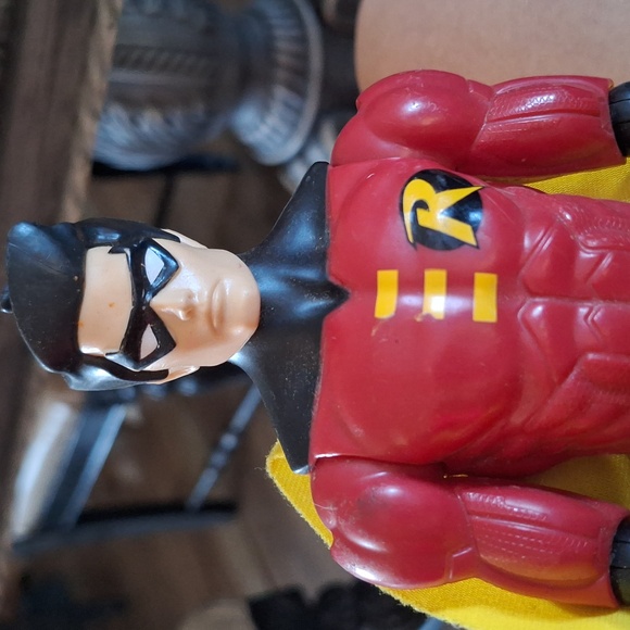 Robin from Batman unlimited posable figure - Picture 6 of 6